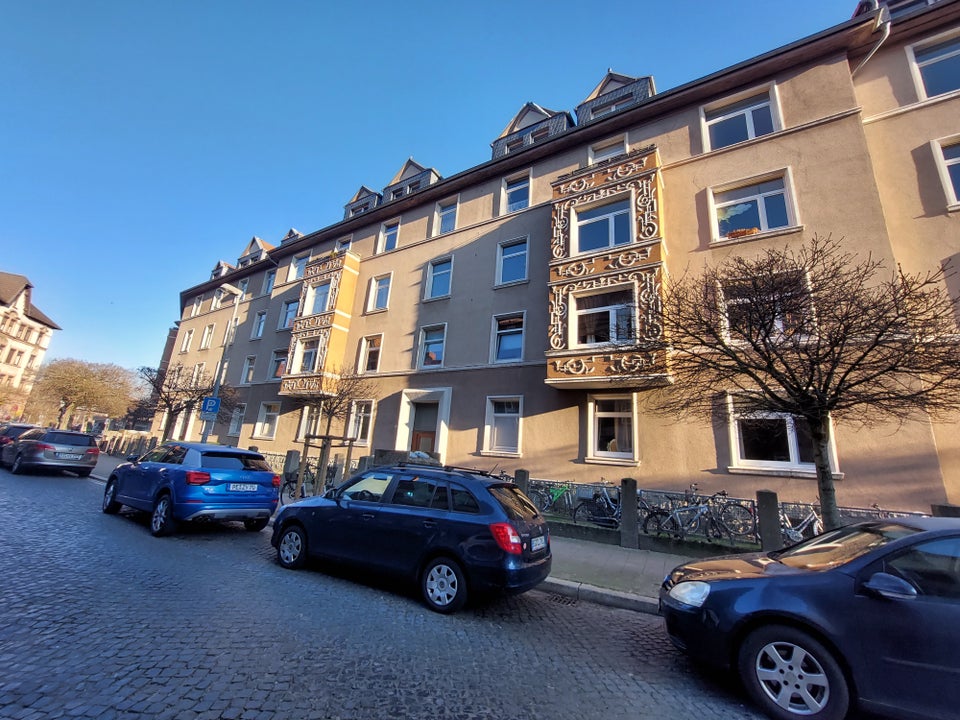 Gut geschnittene 3-Zimmer-Wohnung mit großer Küche in zentraler Lage - Photo 3