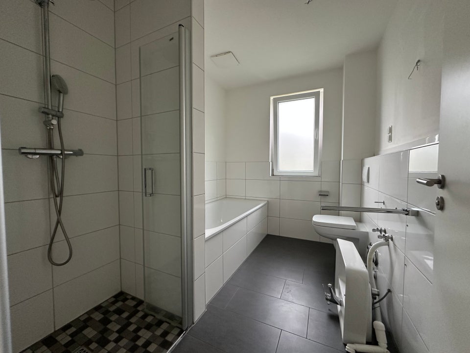 Moderne 2-Zimmer-Wohnung inkl. Einbauküche und großer Balkon! - Foto 5