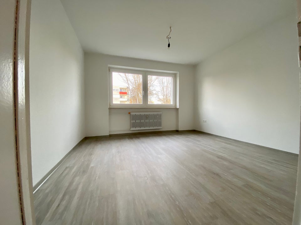 3-Zimmer-Wohnung mit Wand und Bodenbelag in schöner Lage - Photo 2