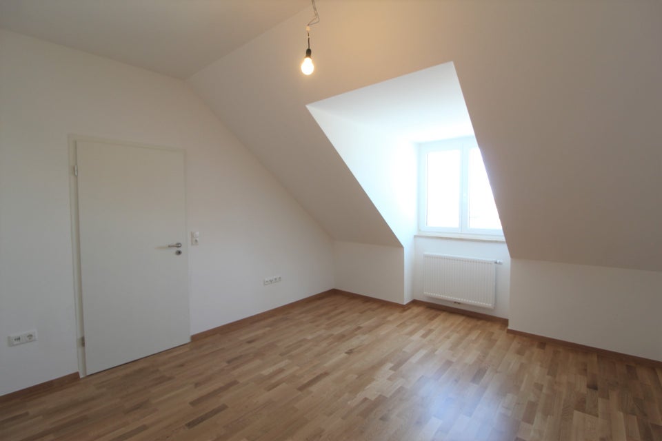 Helle moderne 3-Zi.-DG-Wohnung mit Dachloggia - Foto 2