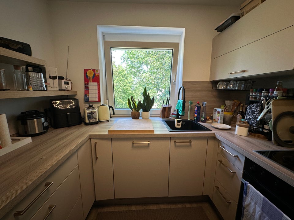 Mit Einbauküche / 1. OG. / 3,5 Zimmer mit Balkon - Foto 4