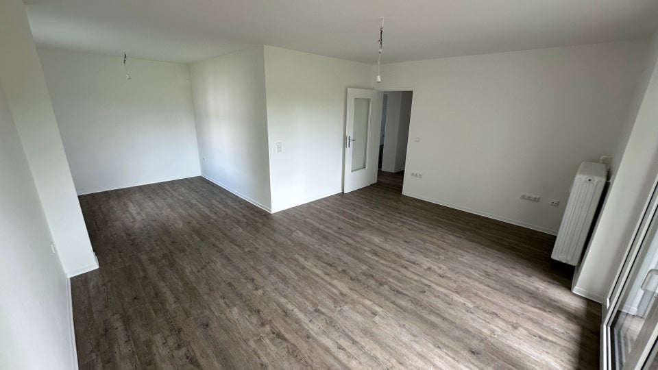 Mit Einbauküche / 1. OG. / 3,5 Zimmer mit Balkon - Foto 1