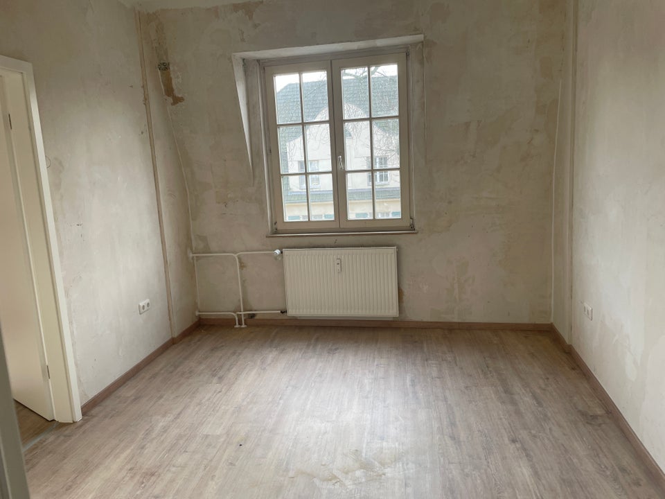 Sanierte 3-Zimmer-Wohnung im Dachgeschoss - Foto 2