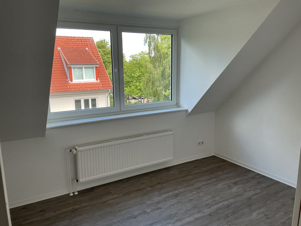 Sanierte DG-Wohnung mit Weitblick! - Photo 1