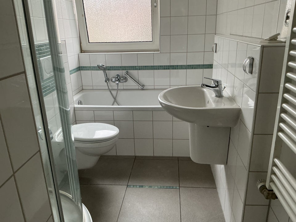 Da kommt man gern Heim. Flotte, bezugsfertige 3-Zimmer-Wohnung mit Balkon! - Foto 2