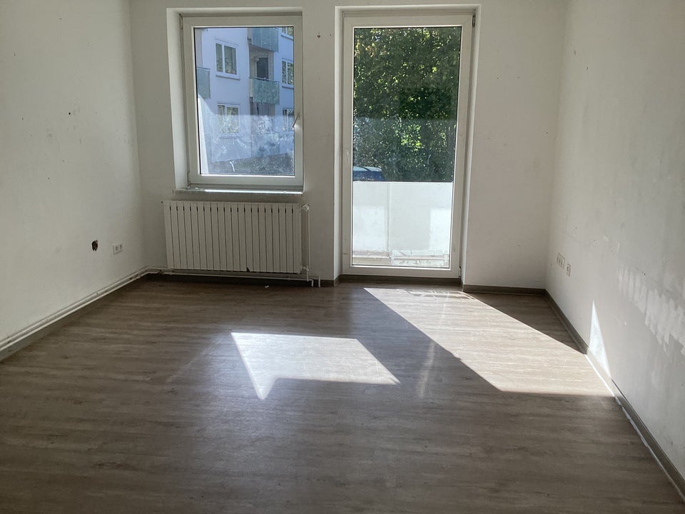 Schöne 4-Zimmer-Erdgeschosswohnung mit neuem Duschbad! - Photo 3