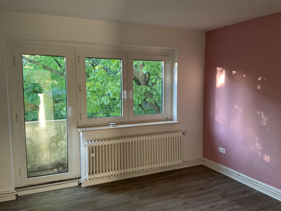 Sofort einziehen! Renovierte 3-Zimmer Wohnung mit Einbauküche - Photo 4