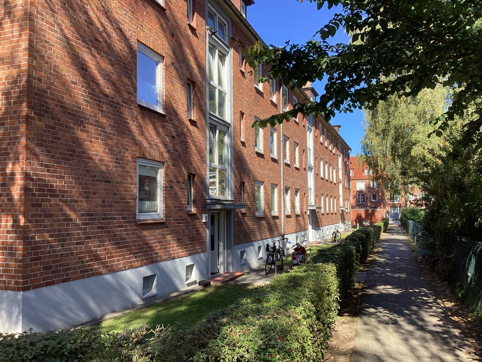 Stop! Sanierte 2,5-Zimmer-Erdgeschoss-Wohnung mit Balkon, sofort anmietbar! - Photo 5