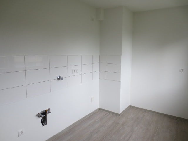 Frisch tapezierte Wohnung sucht nette Familie - Foto 1