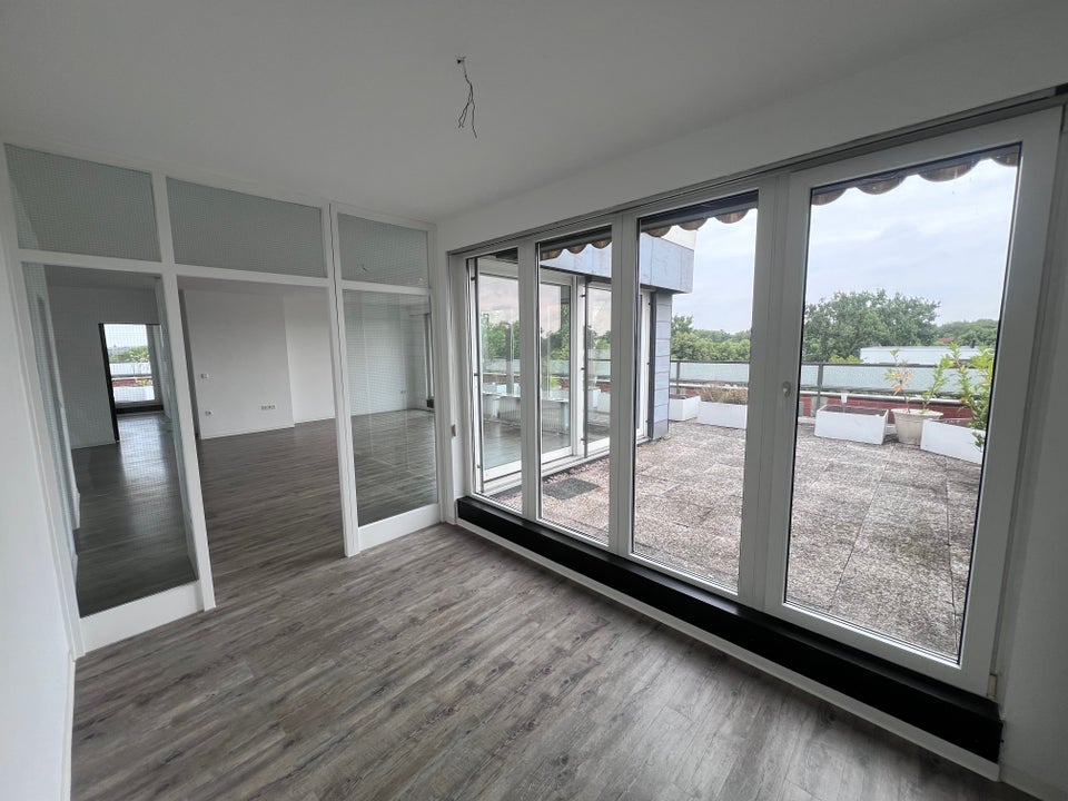 Willkommen Zuhause: ansprechende 3-Zimmer-Penthousewohnung in Anderten - Schleusenviertel - Photo 1
