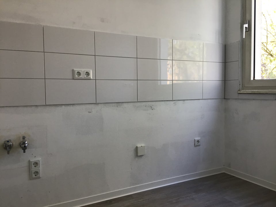Für Ihre Familie: geräumige 3-Zimmer-Wohnung mit Balkon und Blick ins Grüne! - Photo 2