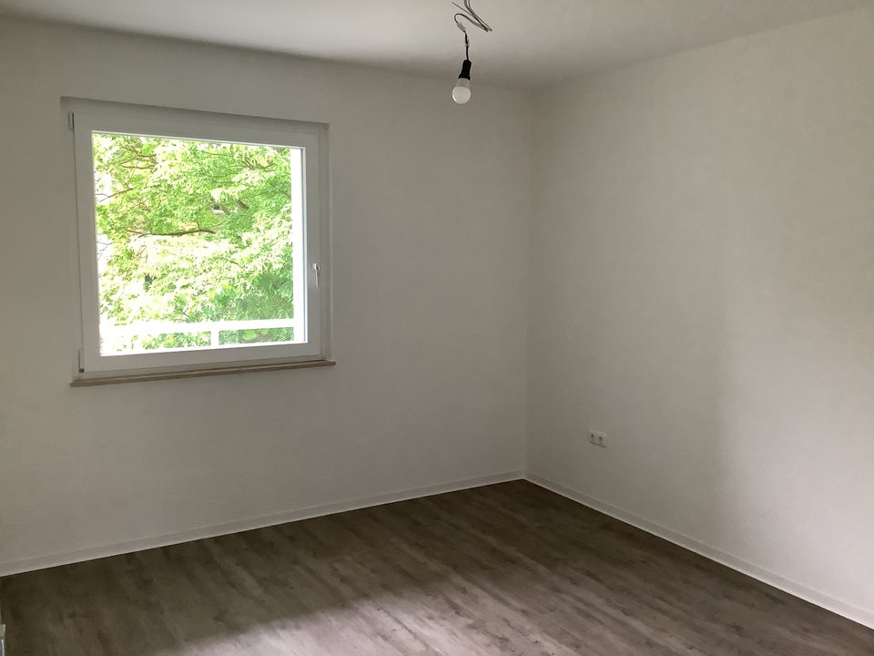Zuhause fühlen: Helle, renovierte 3-Zimmer-Wohnung mit Dusche - Photo 3