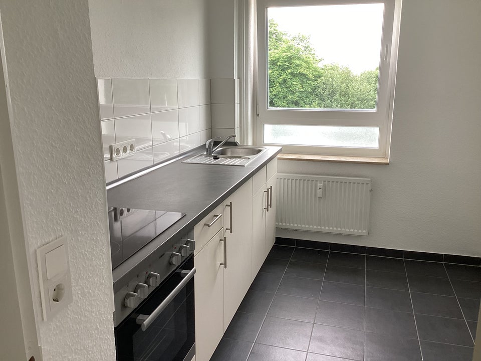 Schöne 3 Zimmer Wohnung mit Balkon, sofort anmietbar! - Foto 1