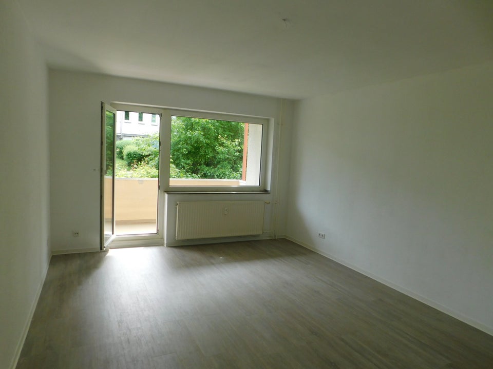 Nachmieter gesucht: 2-Zimmer-EG-Wohnung mit Balkon - Photo 2