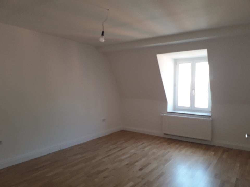 Sanierte 2-Zimmer-Dachgeschosswohnung an der Theresienwiese - Photo 4