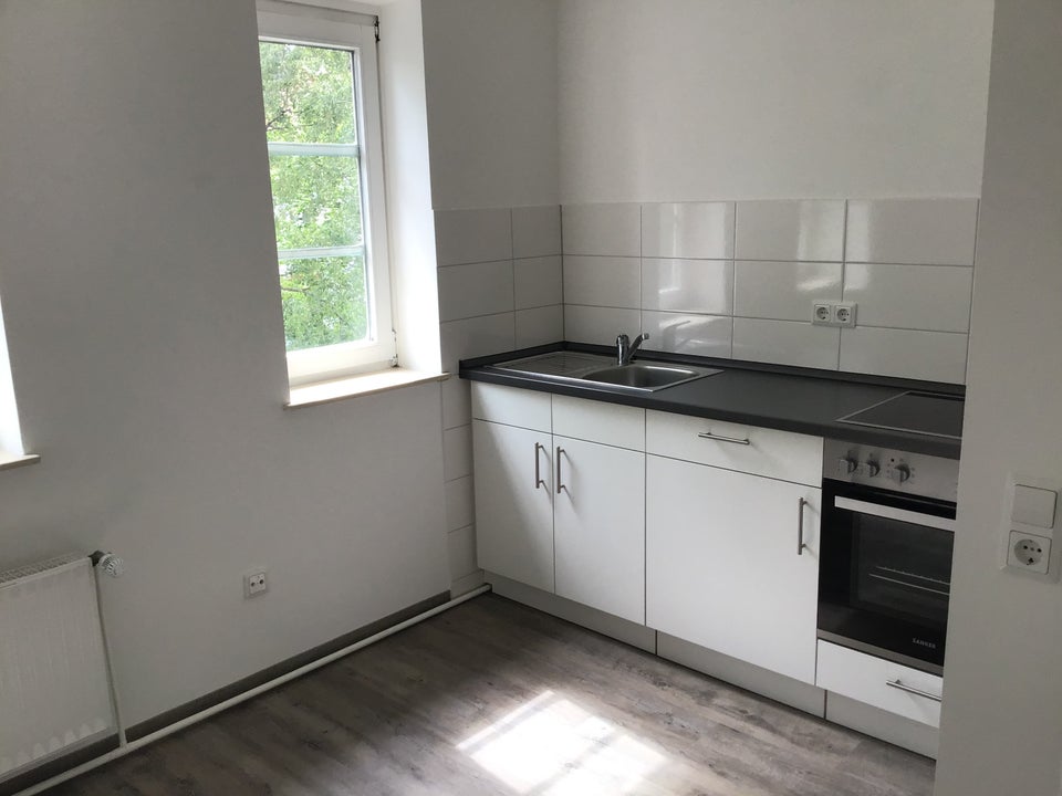 Renovierte 2-Zimmer-Wohnung in denkmalgeschütztem Objekt - Photo 1