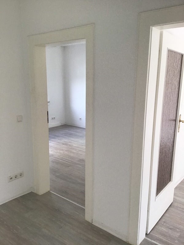 Renovierte, gemütliche 2,5-Zimmer-Wohnung: Einzug ab Mitte Juni möglich - Foto 2