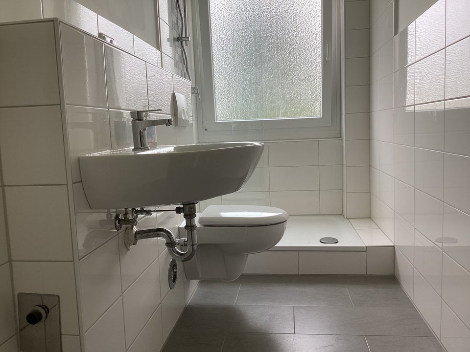 NAHE DEISTER - BARSINGHAUSEN: gepflegte 2,5-Zimmer-Wohnung ca. 54 m² im Erdgeschoss - Foto 2