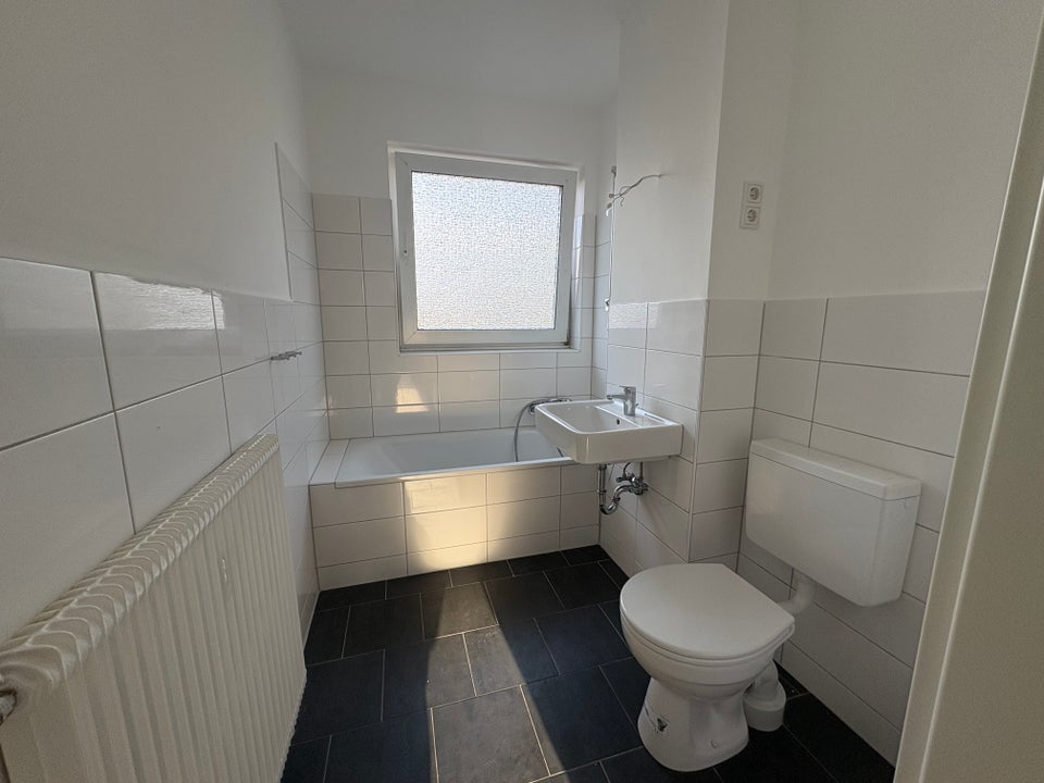 Modernes Wohnen in ruhiger Lage – 2 Zimmer frisch renoviert und zentral - Photo 2