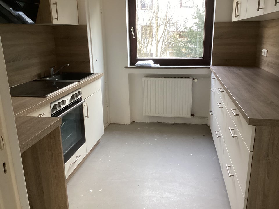 Gut geschnittene 3-Zimmer-Wohnung mit Einbauküche - Photo 2