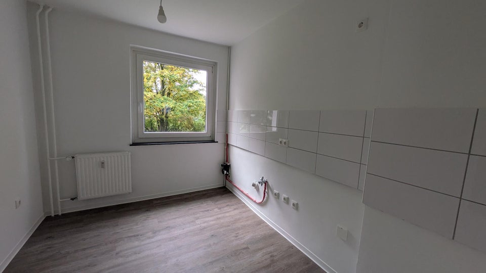 Modernisierte 2- Zimmer-Wohnung mit Balkon - Foto 3