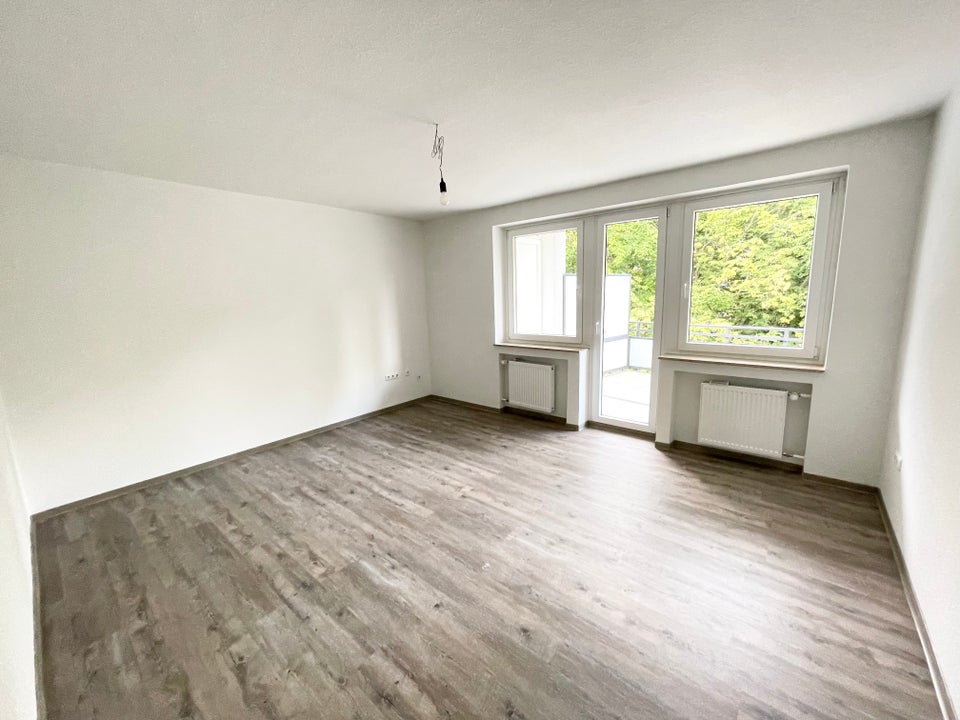 Miet mich - 2,5-Zimmer-Wohnung in zentraler Lage - Photo 2