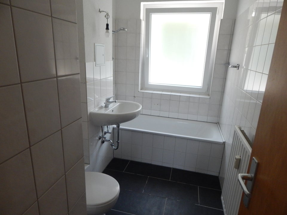Bezugsfertige 2-Zimmer-Wohnung in Zentrumsrandlage! - Photo 2