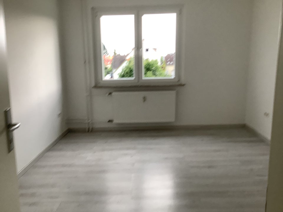 Ansprechend modernisierte Wohnung mit Duschbad und großer Küche - Photo 1