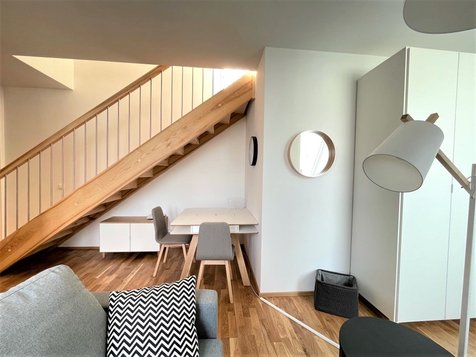 Möbliert - Skandinavischer Wohntraum im Dachgeschoss! - Photo 1