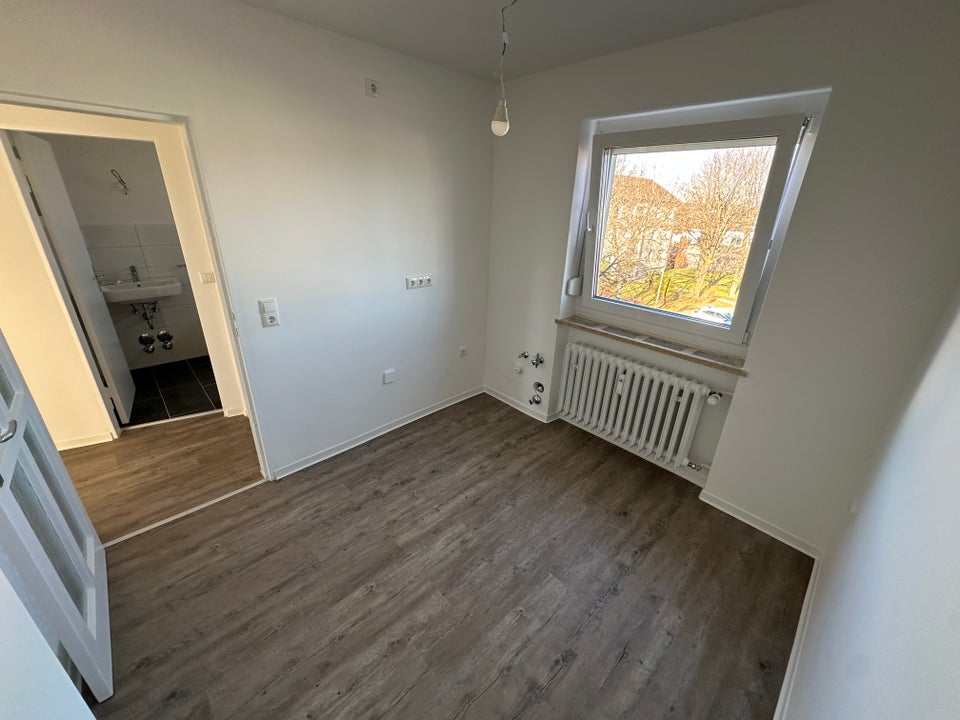 2. OG / 3,5 Zimmer mit Balkon (frisch saniert) ab Mai - Foto 2