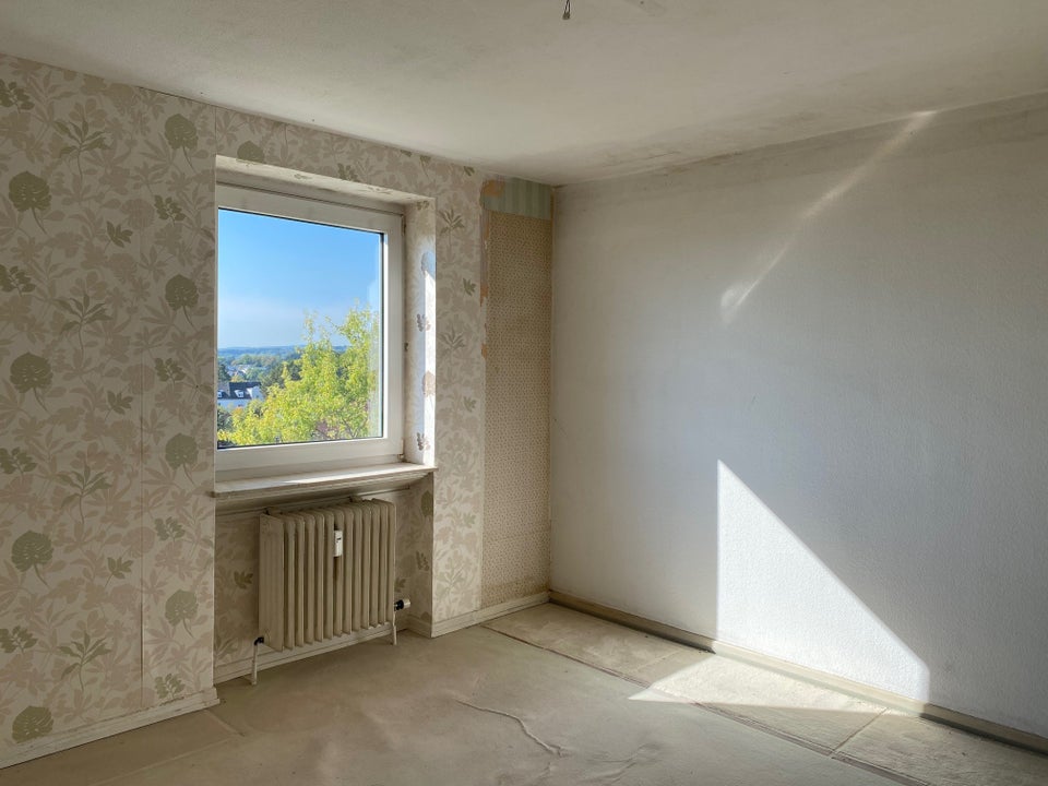 Wir sanieren und renovieren für Sie - 3-Zimmer-Wohnung mit Balkon - Photo 4