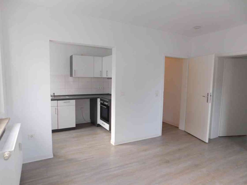 Schöne 2-Zimmer-Whg. mit moderner Einbauküche und Balkon - Foto 2