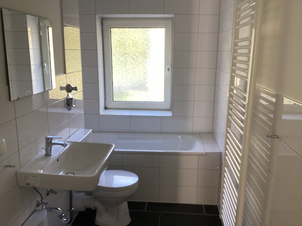 Schöner Wohnen: weitläufige 4-Zimmer-Wohnung - Photo 4