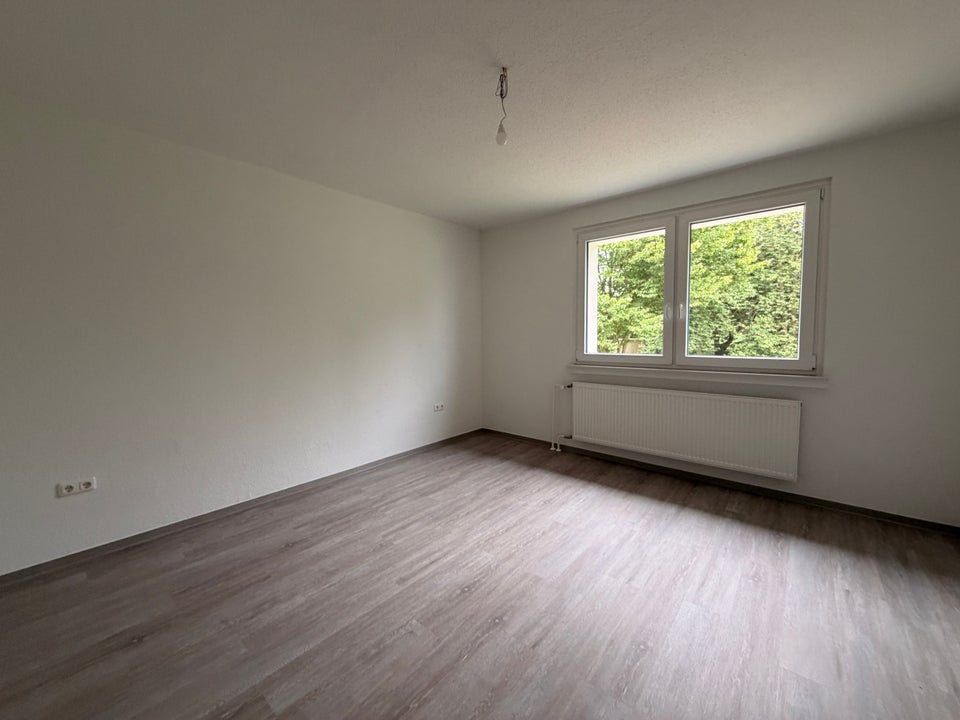 Nette Mieter gesucht: attraktive 3-Raum-Wohnung mit Sonnenbalkon - Photo 2