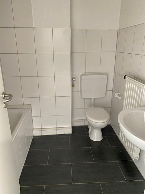 Ab sofort: Großzügige 2-Zimmer-Wohnung mit modernem Bad und Balkon - Photo 4