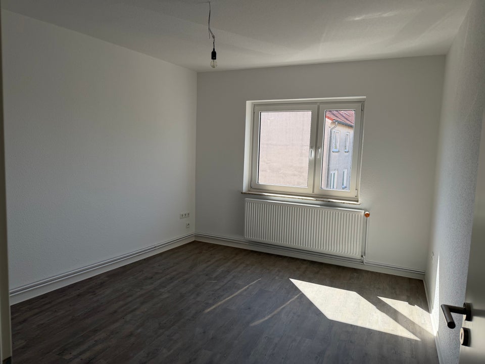 Ganz neu – Erstbezug nach Komplettsanierung! - Photo 1