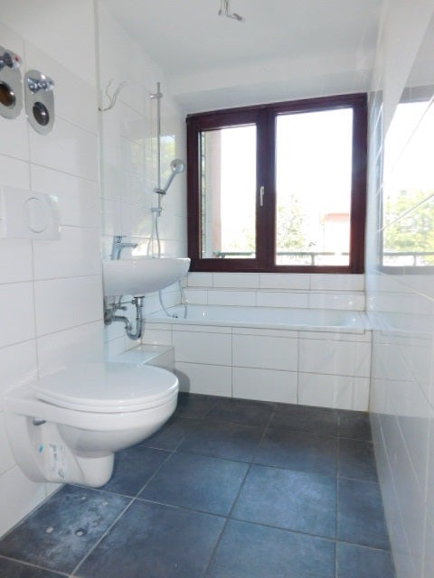 Ansprechende und praktische 1-Raum-Wohnung mit Vinylboden und Balkon... - Foto 2