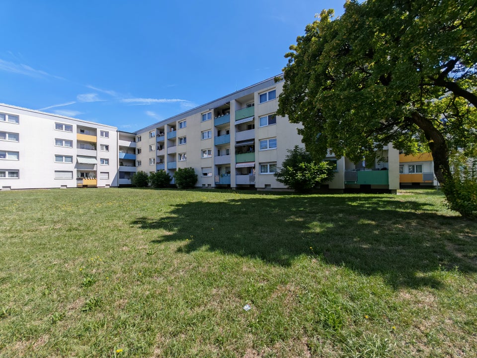 Für die kleine Familie: renovierte 3-Zimmer-Wohnung mit Einbauküche - Foto 5