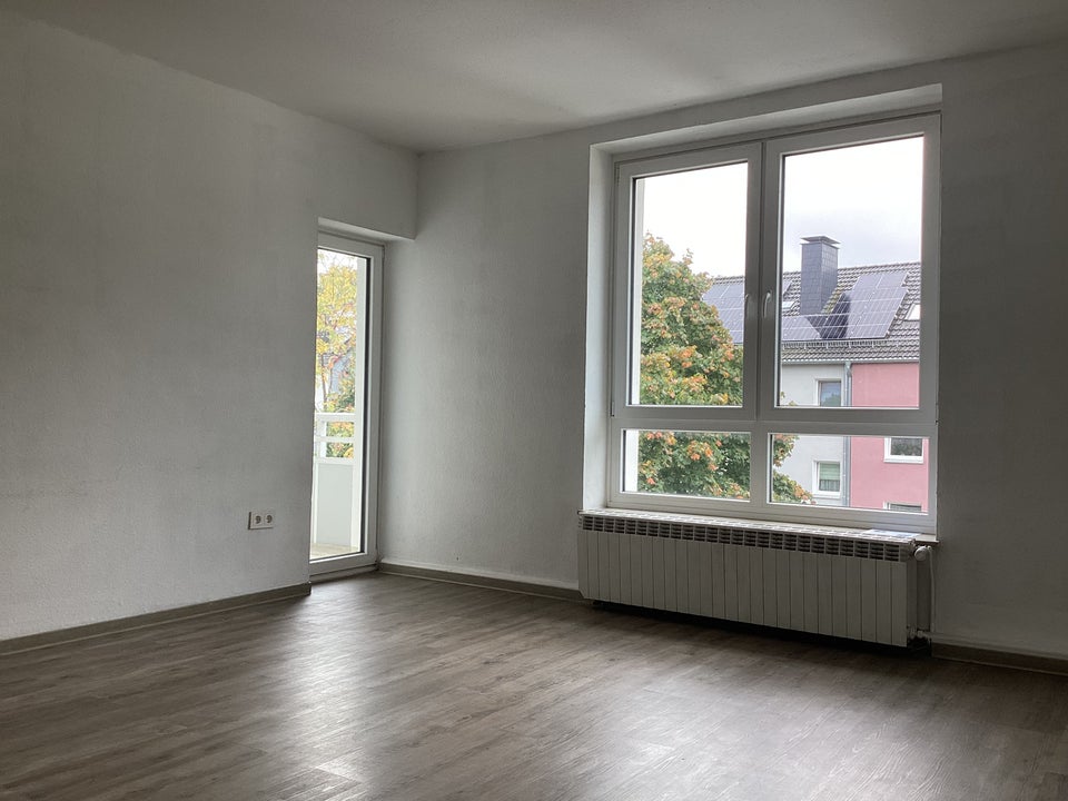 Ein tolles Wohngefühl: 3-Zimmer-Wohnung mit Balkon in Stadtnähe - Photo 1