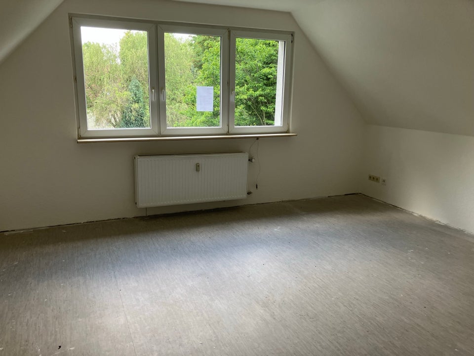 Auf gute Nachbarschaft: praktische 3-Zi.-DG - Foto 4