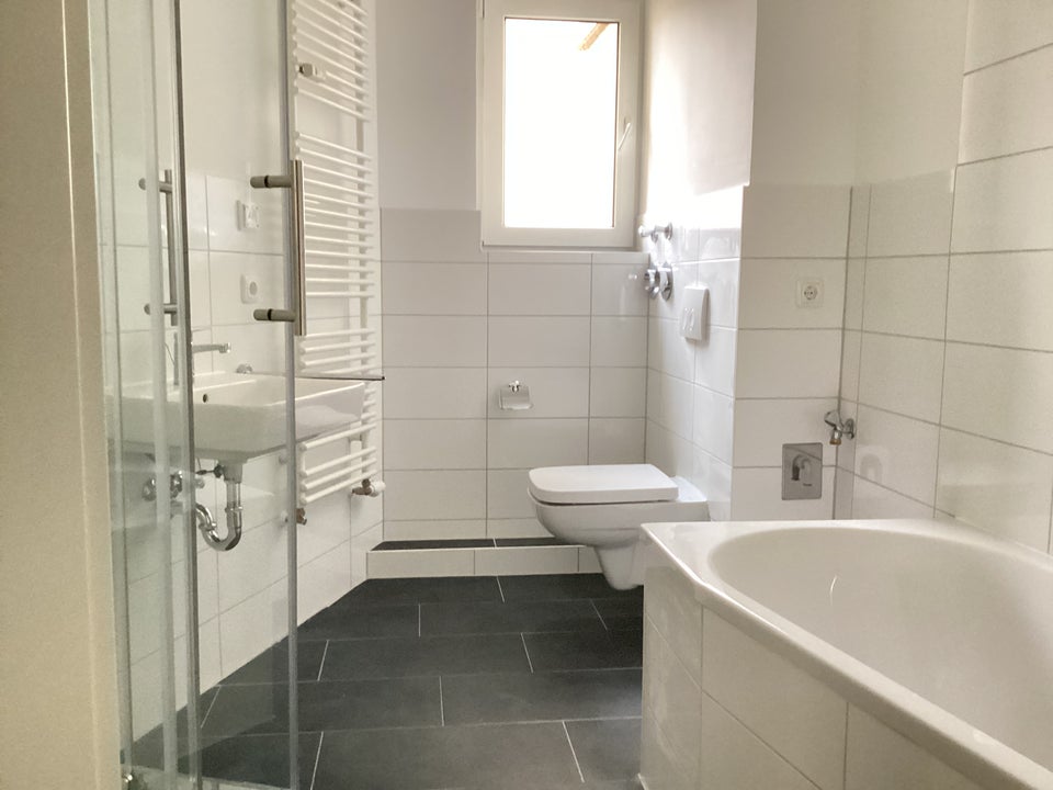 Miltitz- 3-Zimmerwohnung, neues Bad mit Wanne und Dusche! - Foto 4