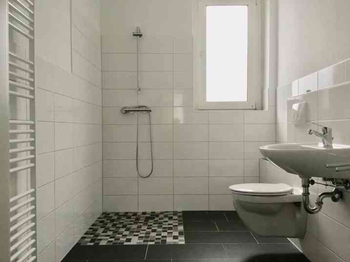 Modernisierung 2022! Praktische 2,5-Zimmer-Wohnung mit bodengleicher Dusche. - Photo 4