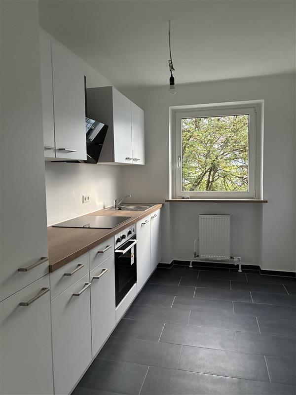 Kernsanierte 3-Zimmer-Wohnung mit Balkon und Einbauküche - Foto 3