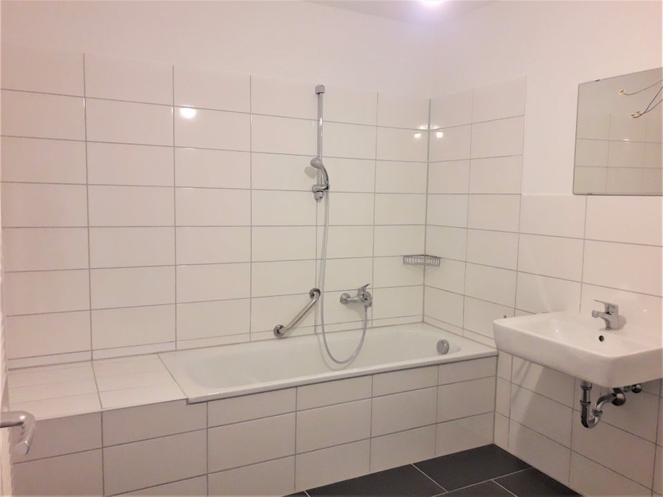Sanierte 2-Zimmer-Dachgeschosswohnung an der Theresienwiese - Photo 2