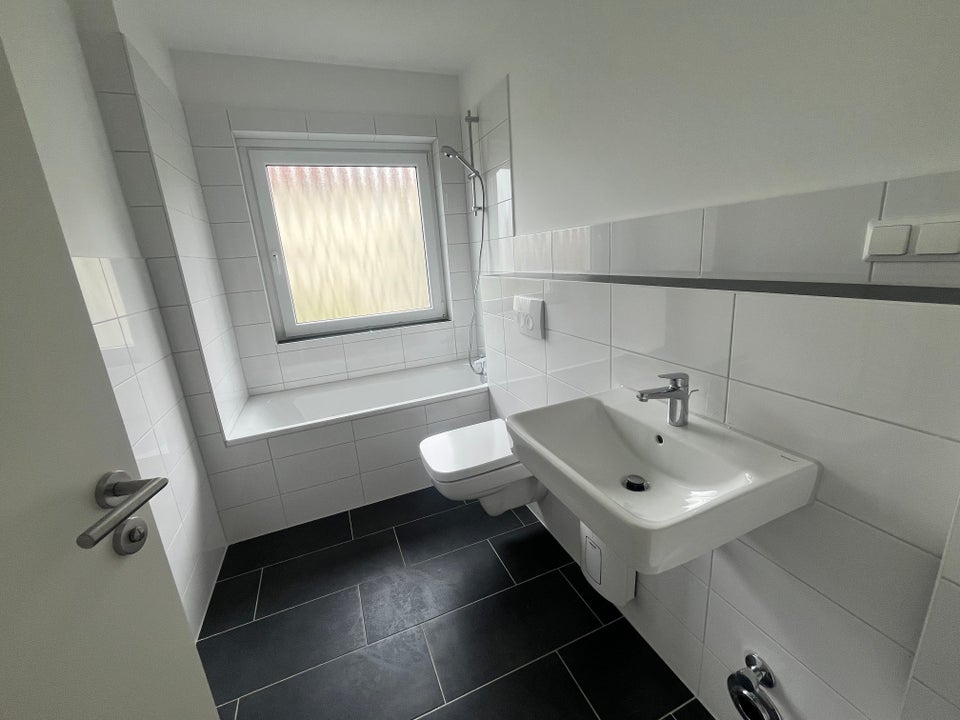 Vier Zimmer, modern und klar – am Prinzenpark wohnt's sich wunderbar! - Photo 2