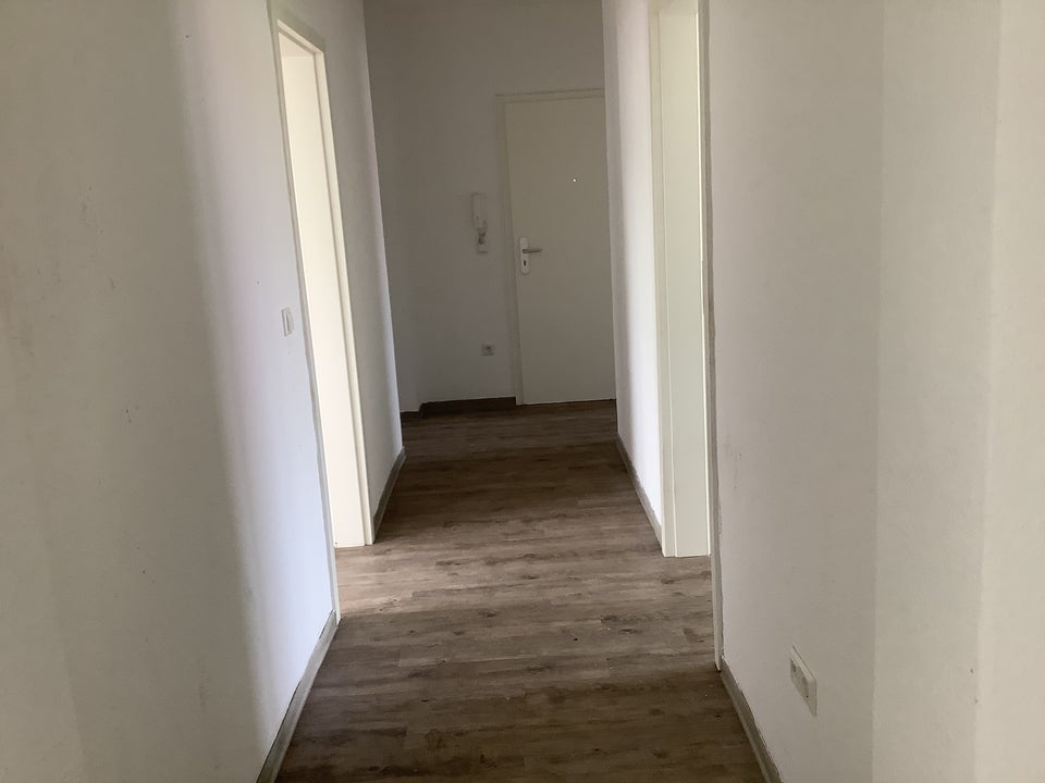 Schöne 4-Zimmer-Wohnung mit großem Balkon! - Photo 4