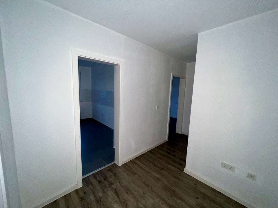 Modernisierte 2-Zimmerwohnung mit Balkon ab sofort - Photo 4