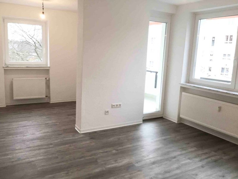 Ansprechende 3-Zimmer-Wohnung mit Tageslichtbad und Balkon - Foto 1