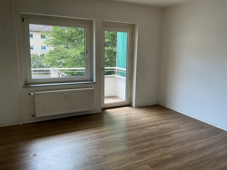 Schöne 3-Zimmer-Wohnung mit Tageslichtbad und Balkon in Hanau-Großauheim zu vermieten - Foto 1