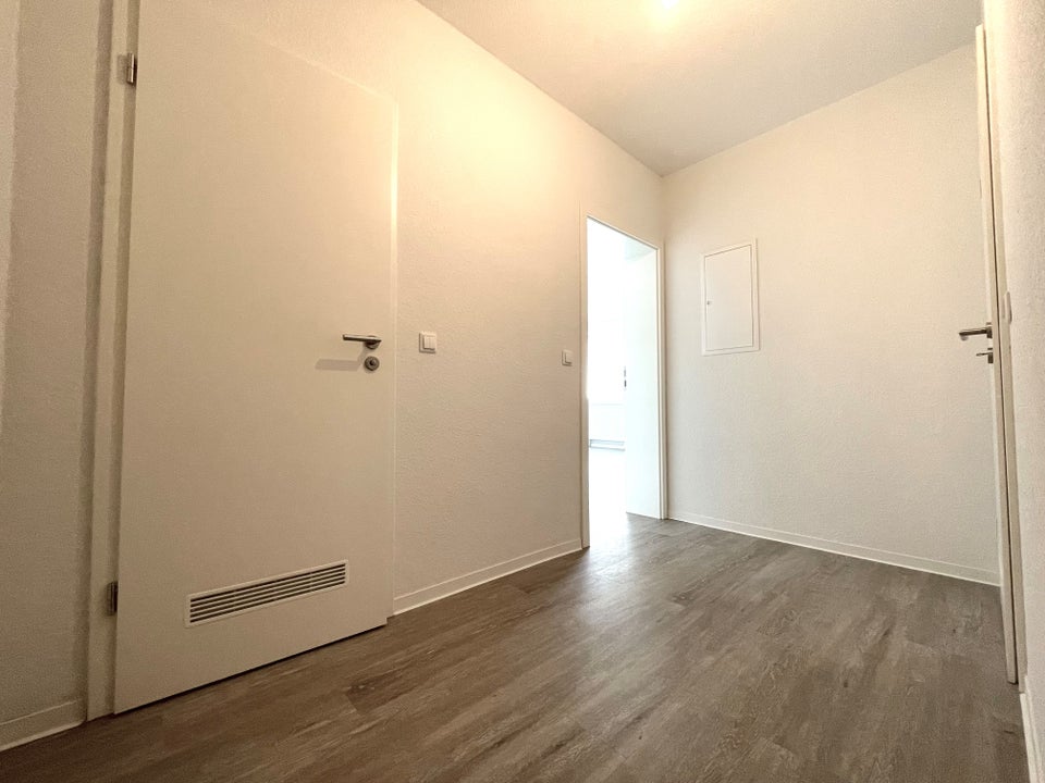 Bezugsfertig: Großzügig geschittene 2-Zimmer Wohnung mit Dusche - Foto 5